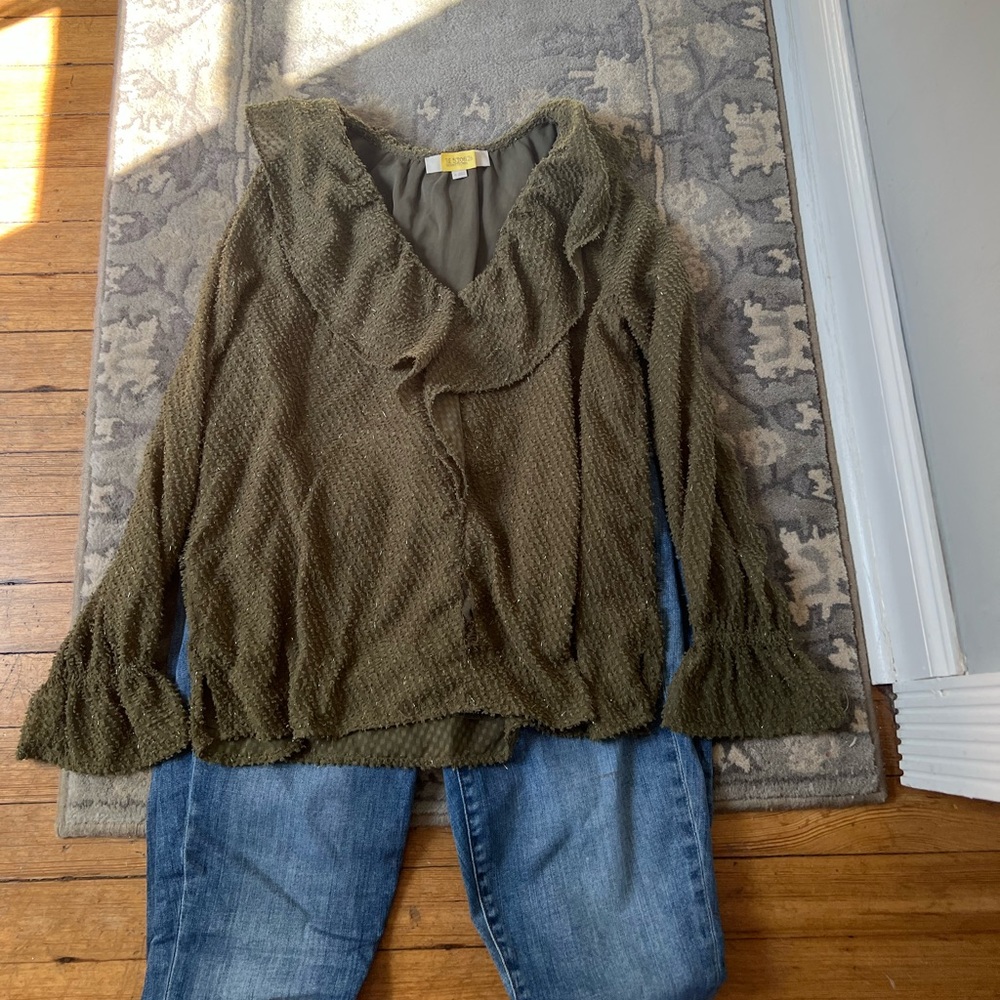 Olive 🫒 Top - Picture 3 of 7